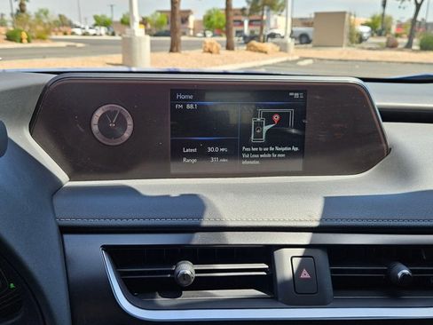 Used 2022 Lexus UX 200 FWD image 12