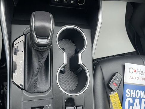 Used 2021 Toyota Highlander XLE image 39