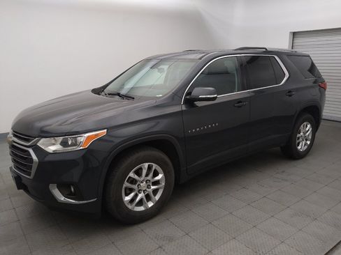 Used 2018 Chevrolet Traverse LT FWD image 2