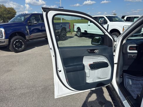 Certified 2022 Ford Maverick XLT image 16