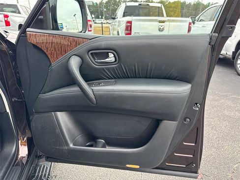 Used 2020 Nissan Armada Platinum w/ Interior Lighting Package image 15