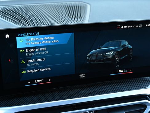 Used 2024 BMW M2 w/ Lighting Package image 41