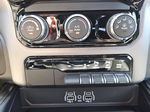 New 2026 RAM 1500 Express AWD/4WD image 19