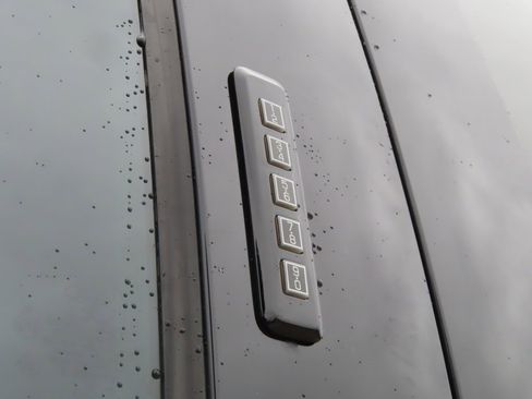 Used 2018 Ford F150 XLT w/ Equipment Group 302A Luxury image 10