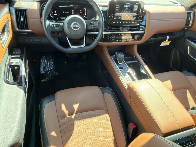 Certified 2025 Nissan Pathfinder Platinum w/ Black Appearance Package FWD image 12
