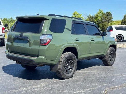 Used 2022 Toyota 4Runner TRD Off-Road Premium AWD/4WD image 3