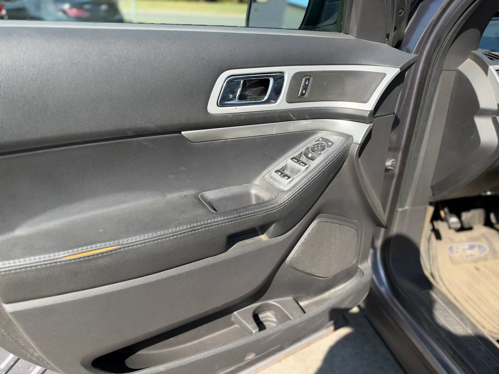 Used 2013 Ford Explorer XLT AWD/4WD image 13