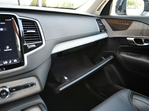 Used 2025 Volvo XC90 B6 Ultra w/ Lounge Package AWD/4WD image 27