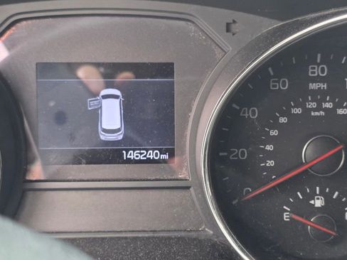 Used 2019 Kia Sedona LX image 13