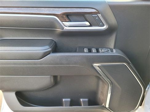 Used 2023 GMC Sierra 1500 Elevation image 18