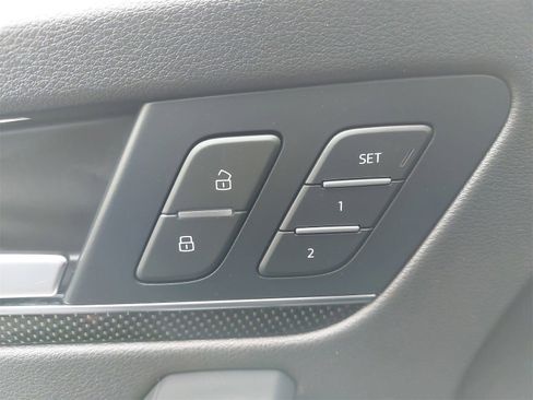 Used 2023 Audi SQ5 Prestige w/ Prestige Package image 33