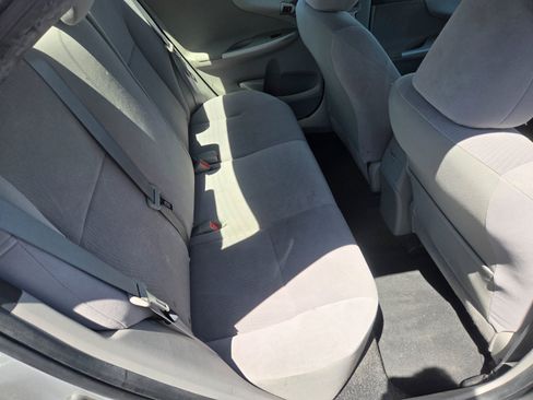 Used 2013 Toyota Corolla LE FWD image 13