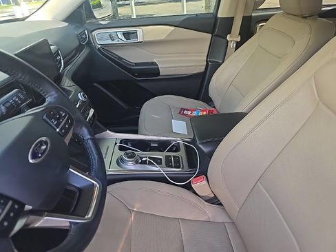 Used 2020 Ford Explorer Limited RWD image 9