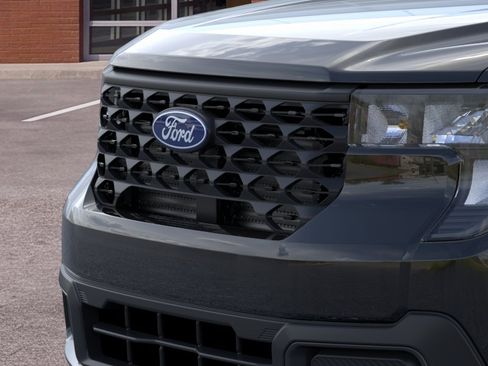New 2026 Ford Maverick XLT w/ XLT Luxury Package FWD image 18