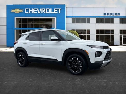 Used 2023 Chevrolet TrailBlazer LT w/ Convenience Package FWD image 6