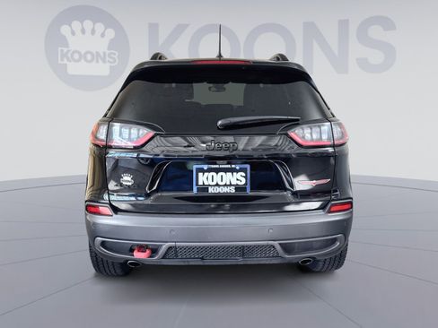 Used 2023 Jeep Cherokee Trailhawk w/ Sun & Sound Group image 5