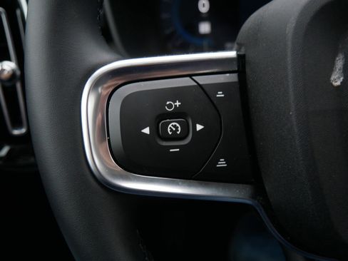 Certified 2025 Volvo XC40 B5 Plus image 23