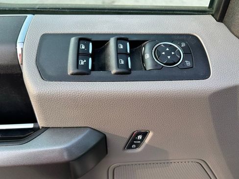 Used 2016 Ford F150 XLT w/ Trailer Tow Package image 15