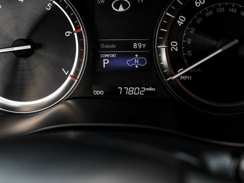 Used 2017 Lexus LX 570 4WD w/ Luxury Package image 20