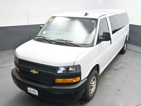Used 2024 Chevrolet Express 3500 LS RWD image 27