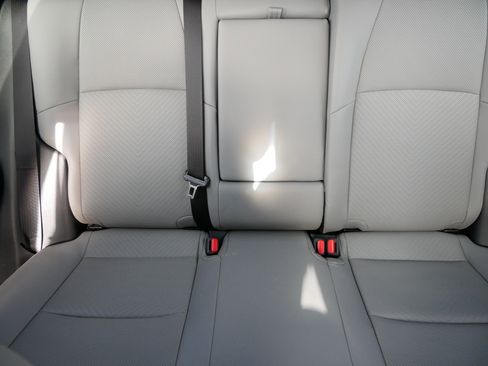 Used 2024 Toyota Venza Limited image 13