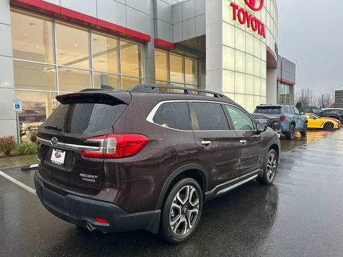 Used 2025 Subaru Ascent Touring image 3