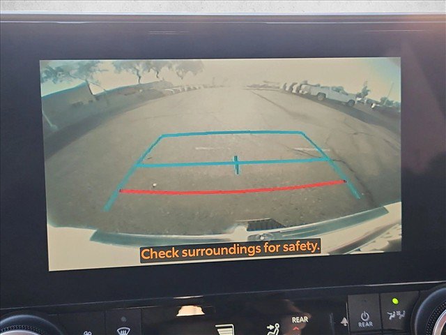 Used 2023 Toyota Highlander Bronze Edition FWD image 19