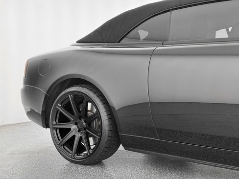 Used 2016 Rolls-Royce Dawn image 42