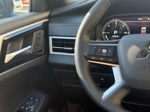 New 2025 Mitsubishi Outlander SEL Black Edition image 9