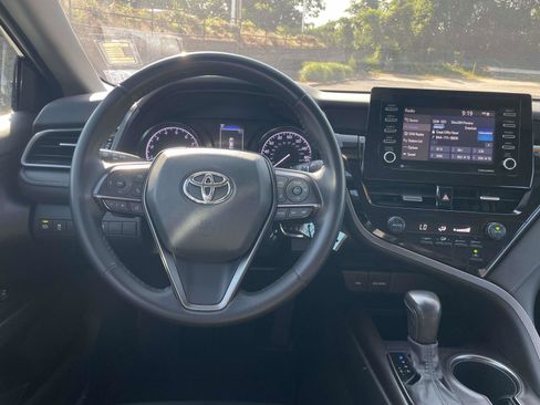 Used 2021 Toyota Camry SE FWD image 13