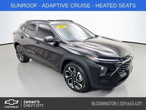 Used 2025 Chevrolet Trax RS w/ Sunroof Package FWD image 1