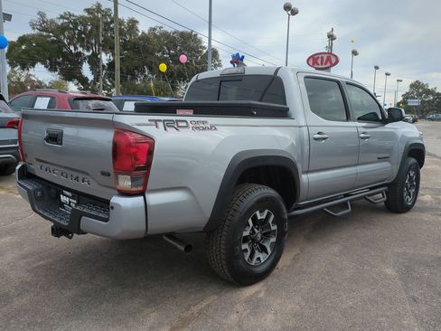 Used 2019 Toyota Tacoma TRD Off-Road image 5