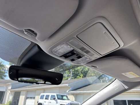Used 2022 Honda Odyssey EX-L image 25