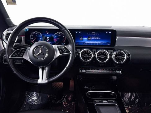 Used 2025 Mercedes-Benz CLA 250 4MATIC image 15