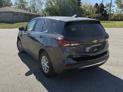 Used 2022 Chevrolet Equinox LT image 3