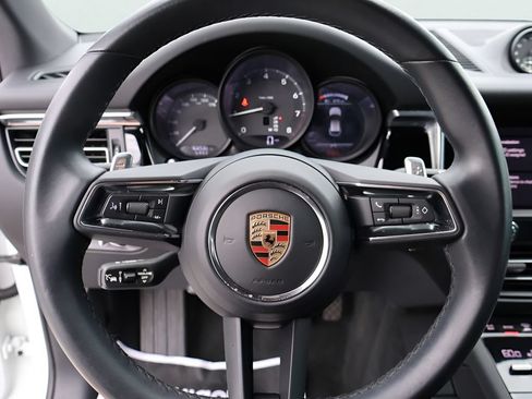Certified 2023 Porsche Macan AWD/4WD image 27