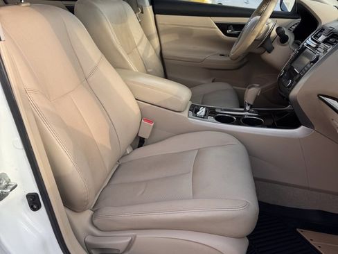 Used 2014 Nissan Altima 3.5 SL w/ Technology Package image 12