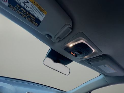 Used 2024 Toyota Corolla Cross LE image 19