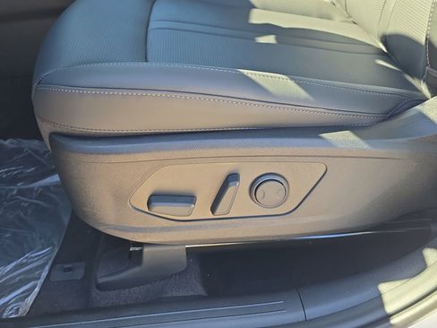 New 2026 Kia Sorento S w/ S Panoramic Sunroof Package FWD image 22