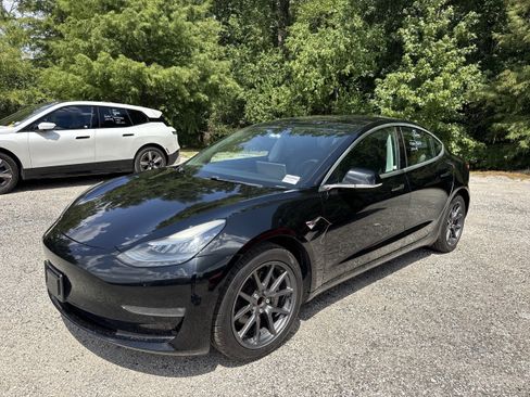 Used 2019 Tesla Model 3 Standard Range RWD image 1