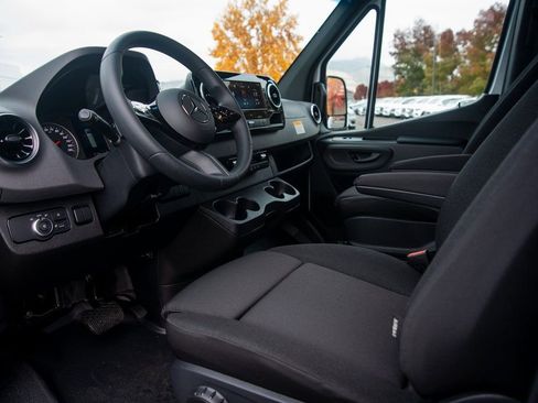 New 2025 Mercedes-Benz Sprinter 2500 image 33