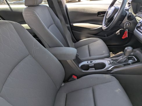 Used 2024 Toyota Corolla LE FWD image 11