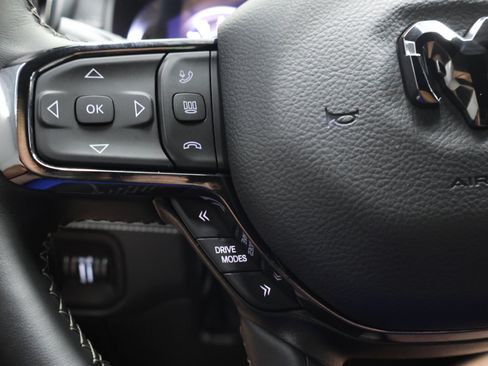 Used 2025 RAM 1500 Limited AWD/4WD image 14