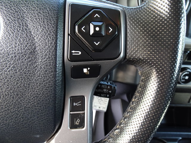 Used 2018 Toyota Tacoma SR5 AWD/4WD image 23