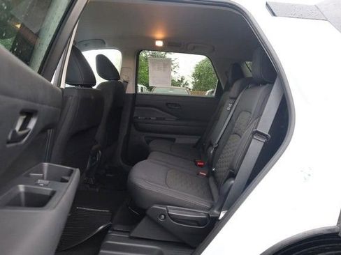 Certified 2025 Nissan Pathfinder SV FWD image 22