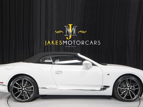 Used 2020 Bentley Continental GT V8 First Edition image 14
