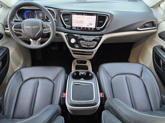 Certified 2023 Chrysler Pacifica Touring-L FWD image 24