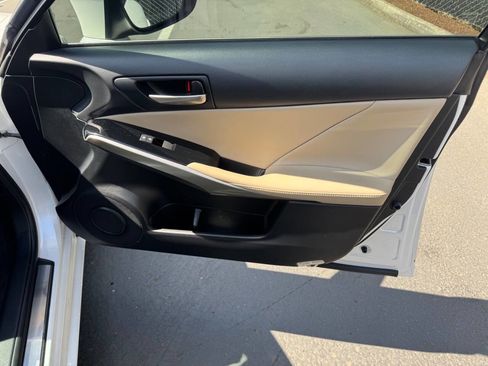 Used 2017 Lexus IS 300 AWD image 17