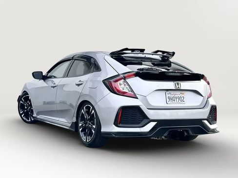 Used 2018 Honda Civic Sport image 4