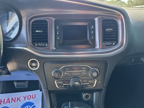 Used 2017 Dodge Charger SE w/ Blacktop Package RWD image 18